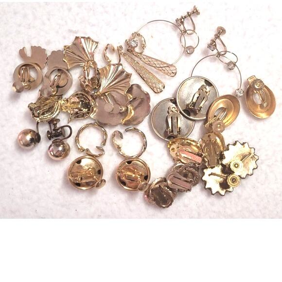 14 Pc Vtg Clip On Screw Back Earrings Silvertone Goldtone Button Dangle Hoops - Picture 9 of 9